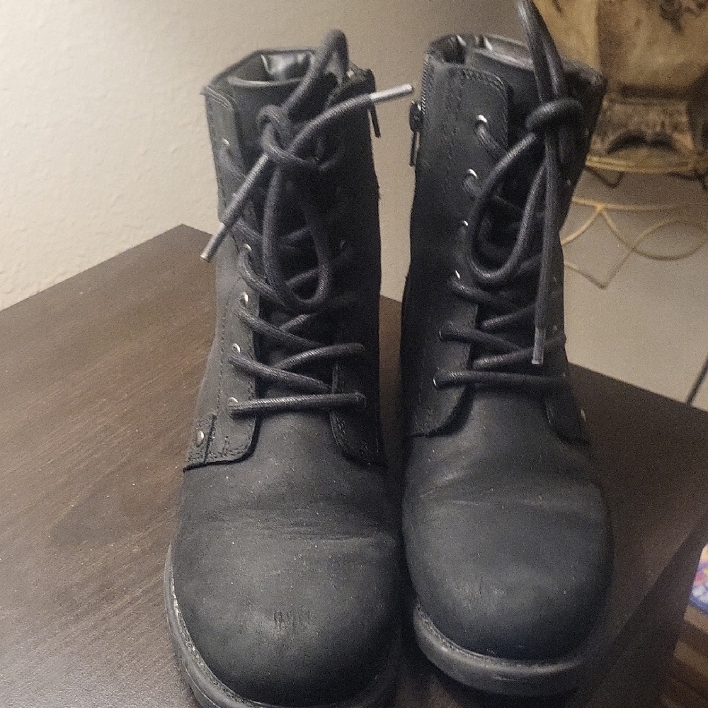 Women's Black Lace-Up Lesther Ankle Boots